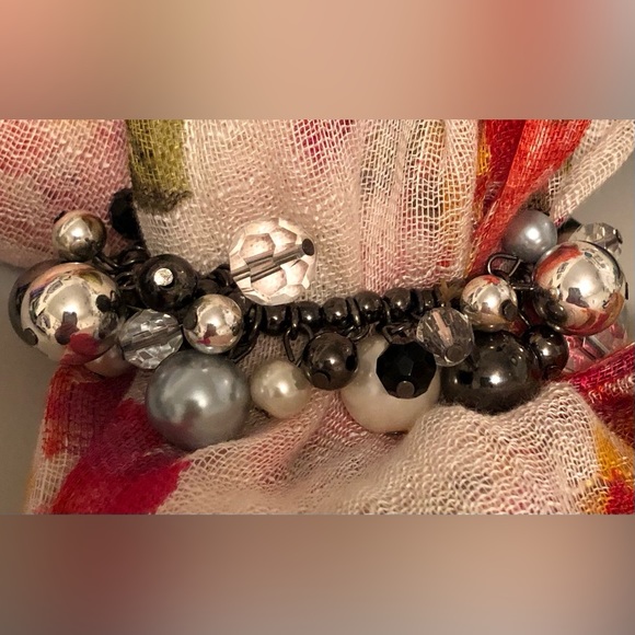 Assorted Beads Stretch Bracelet - Picture 8 of 10